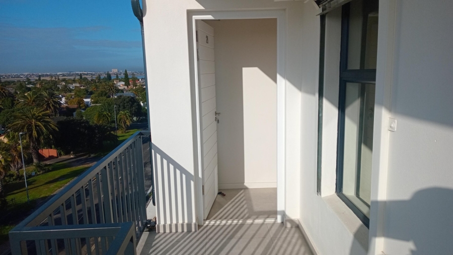 1 Bedroom Property for Sale in Table View Western Cape